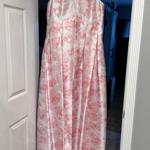 Sachni & bebi formal A Line dress. Very pretty blush, ivory and grey floral.